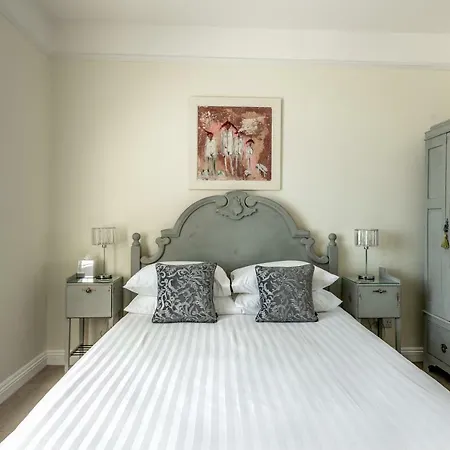 The Dartmouth Boutique B &B-3